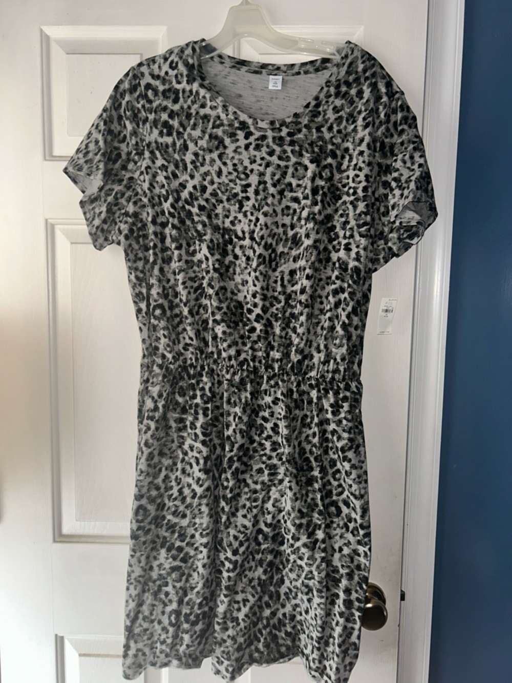 Old Navy Black & White Leopard Print Short Sleeve Mini Dress